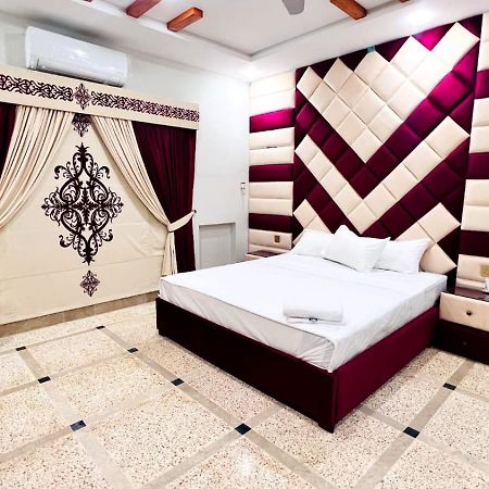 Lavish Inn イスラマバード エクステリア 写真